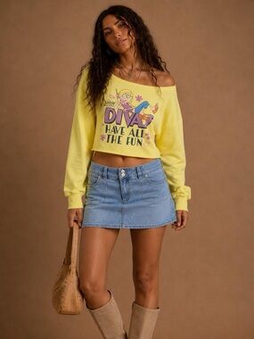 Disney Lizzie McGuire - "Diva Have All The Fun" sweat shirt